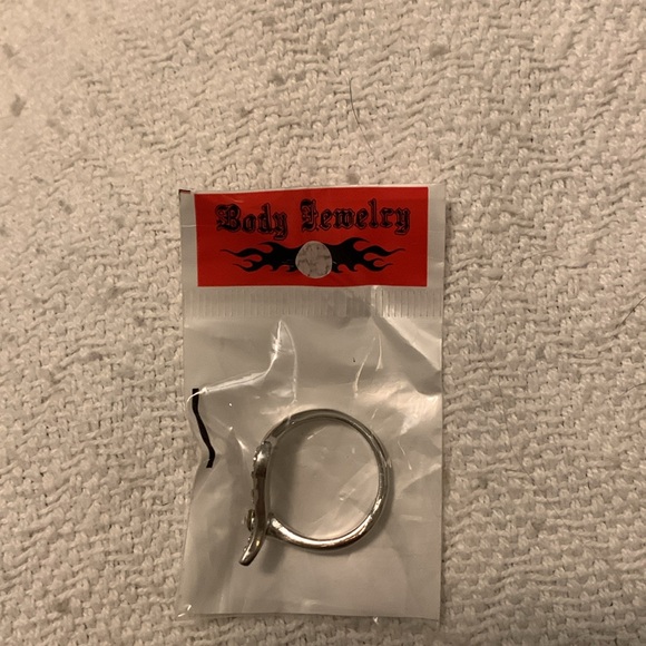 Ring - Picture 3 of 3